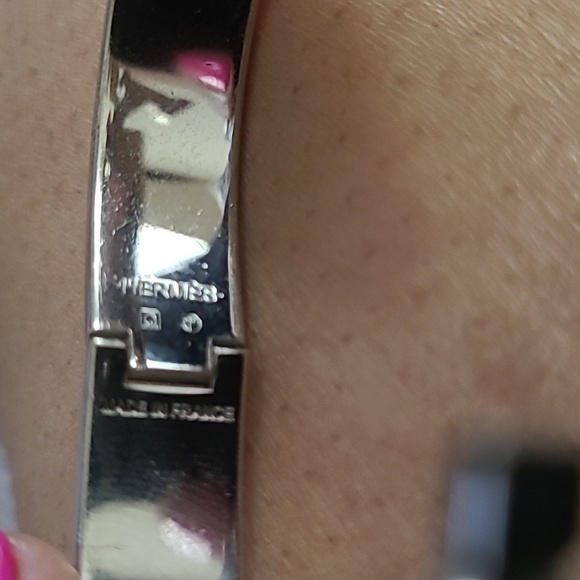 ❌️SOLD❌️💕HP💕Hermes White and Silver Clic H Bracelet💕PM - Picture 7 of 7
